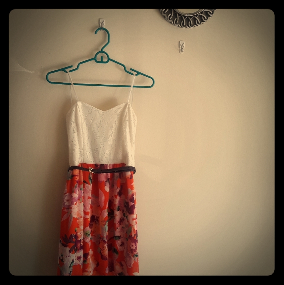 City Triangles Dress w/ Express Accessory Belt